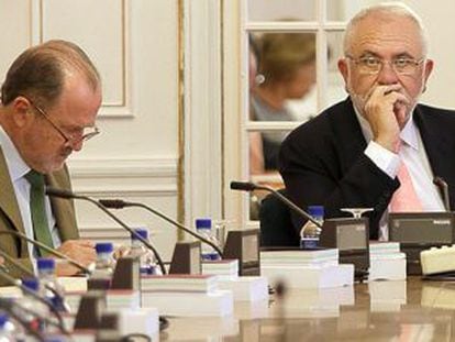 El presidente de las Cortes, Juan Cotino, durante la reuni&oacute;n de ayer.