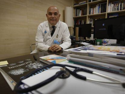 Josep Tabernero, director del Vall d'Hebron Instituto de Oncología, durante la entrevista.