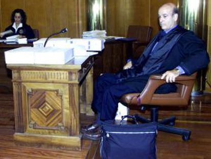 El expresidente de Cantabria, Juan Hormaechea, durante su juicio en 2002.