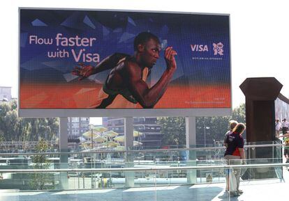 Un anuncio de Bolt para Visa en el centro comerical de Stratford City, situado en las proximidades del Parque Olímpico de Londres.