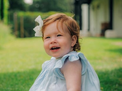 El retrato de Lilibet Diana Mountbatten-Windsor, difundido por Enrique de Inglaterra y Meghan Mmarkle para celebrar el primer cumpleaños de su hija.