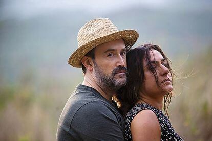Javier Cámara y Candela Peña en un fotograma de la película.