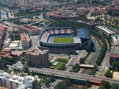 Estadio Vicente Calder&oacute;n, antiguo coliseo del Atl&eacute;tico de Madrid, donde se ubica la conocida como Operaci&oacute;n Mahou-Calder&oacute;n en la capital de Espa&ntilde;a