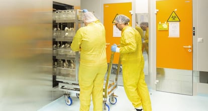 Sala de autoclave donde la compañía esteriliza equipos y productos.