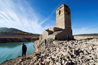 Nivel del pantano de Mediano, en el Pirineo de Huesca.