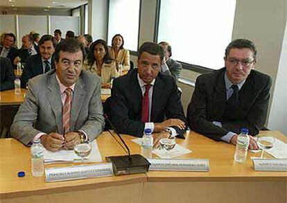 Álvarez-Cascos, Zaplana y Ruiz-Gallardón en la reunión de ayer del Comité Ejecutivo del PP.