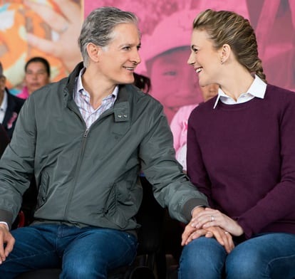 Alfredo Del Mazo, gobernador del Estado de México, con su esposa Fernanda Castillo de Del Mazo en 2018.