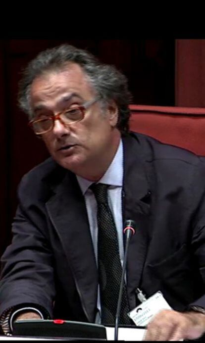 Jorge Batesteza en su comparecencia ante la Comisión Sanidad del Parlament.