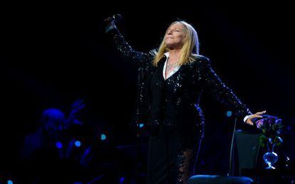 Barbra Streisand en concierto.
