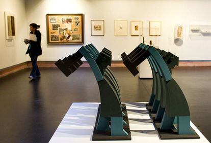 Martellatori (1923), una escultura del futurista italiano Fortunato Depero (1892-1960) que se exhibe en la muestra.