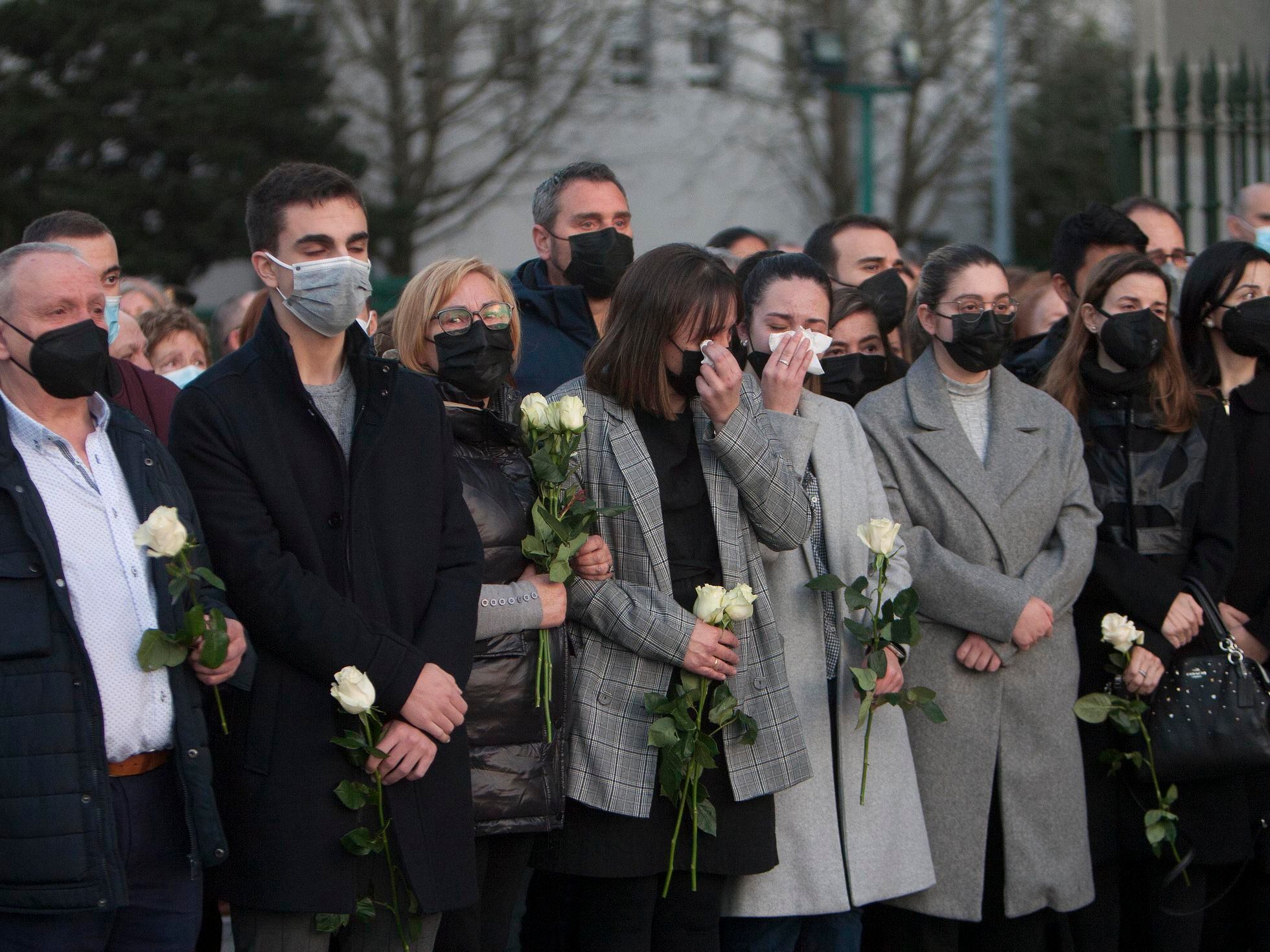 El funeral por los náufragos del 'Villa de Pitanxo' se convierte en un acto  reivindicativo de la búsqueda de los 12 desaparecidos | España | EL PAÍS