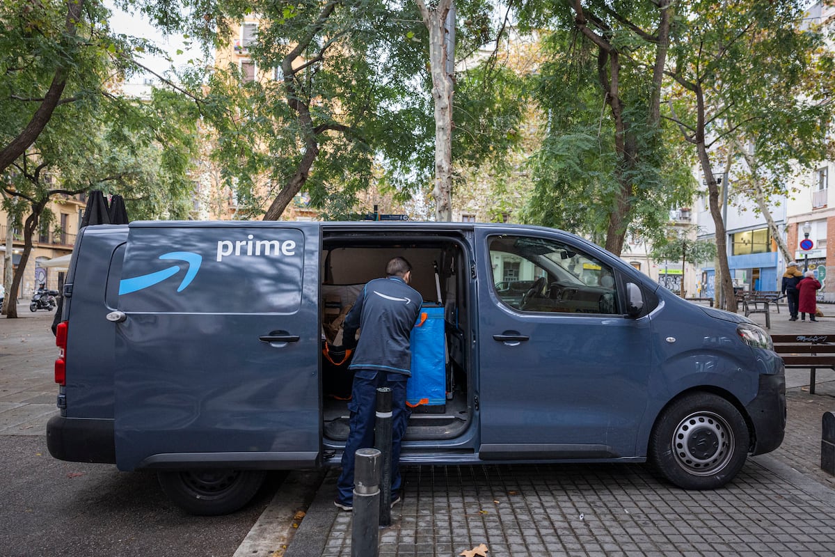 La UE cierra la norma que regula el trabajo en las plataformas digitales | Economía