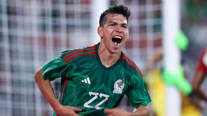 Hirving Lozano celebra un gol con México frente a Perú, en un amistoso en septiembre pasado.