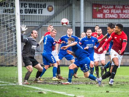 Una acción en uno de los partidos del FC United of Manchester de esta temporada. Twitter FCUnitedMcr