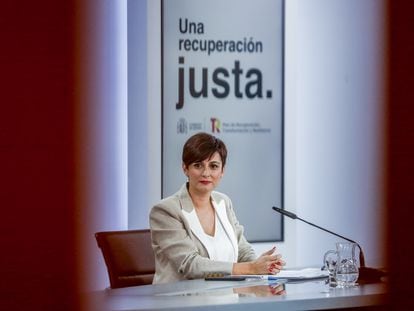 La ministra Portavoz y de Política Territorial, Isabel Rodríguez, en la rueda de prensa posterior al Consejo de Ministros del 2 de noviembre.