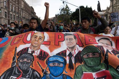 Manifestación en Ciudad de México por los 43 estudiantes de la Escuela Normal Rural de Ayotzinapa 'Raúl Isidro Burgos', el 26 de septiembre de 2022.