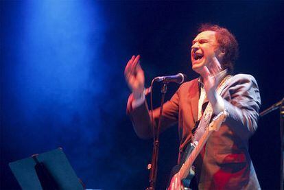 Ray Davies, de los Kinks, durante su actuación en el primer día del Festival de Benicàssim.