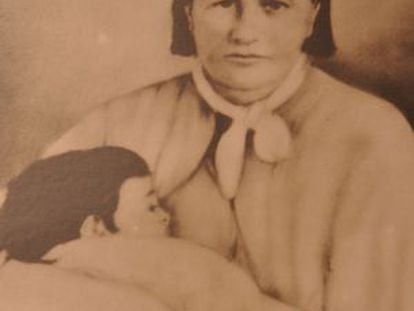 Cynthia Parker, con su hija en 1836