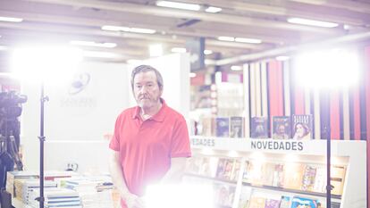 El escritor español J. J. Benítez en la Feria del libro de Bogotá.