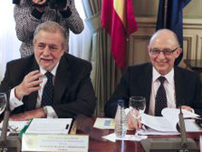 El secretario de Estado de Administraciones Públicas, Antonio Beteta, y el ministro de Hacienda, Cristóbal Montoro.