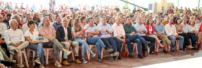 Entre los asistentes al mitin de Pedro Sánchez, se encontraban (de izquierda a derecha) la portavoz del Gobierno, Isabel Rodríguez, la ministra de Hacienda, María Jesús Montero, el de Presidencia, Félix Bolaños, la de Ciencia e Innovación, Diana Morant, y el de Agricultura, Luis Planas.