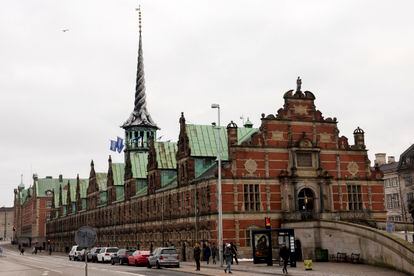 El edificio de la Bolsa de Copenhague, en una imagen del verano de 2019.