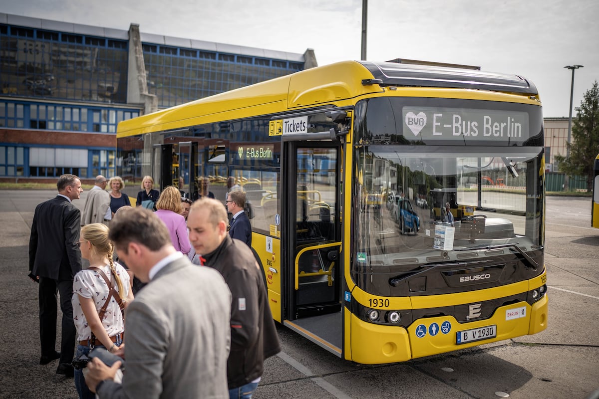La Eurocámara prohíbe la venta de coches de combustión en 2035 y la Comisión quiere autobuses sin emisiones en 2030 |  Clima y Ambiente Medio