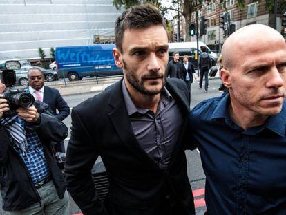 El portero internacional francés, Hugo Lloris, hoy en Londres a su llegada al tribunal que le ha condenado por conducir borracho.