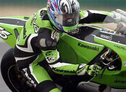 Un piloto de Kawasaki en una sesión de entrenamiento el pasado abril.