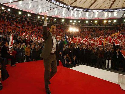 José Luis Rodríguez Zapatero, en el mitin en la plaza de toros de Zaragoza.