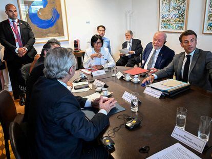 Macron, Lula y Fernández durante la reunión con Delcy Rodríguez.