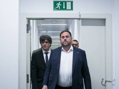 Oriol Junqueras junto a Carles Puigdemont, hoy.