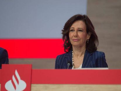 Ana Botín, presidenta de banco Santander, durante una junta de accionistas.