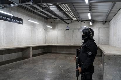 Instalaciones del Centro de Confinamiento del Terrorismo (CECOT).