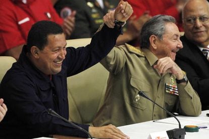 Raúl Castro y Hugo Chávez, este lunes en La Habana.