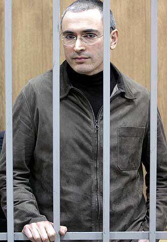 Mijaíl Jodorkovski, durante su juicio en Moscú, en diciembre de 2004.