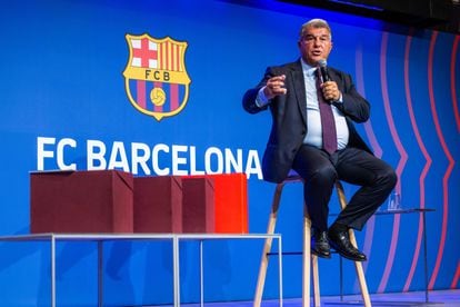 El presidente del FC Barcelona, Joan Laporta, durante la rueda de prensa este lunes en Barcelona.