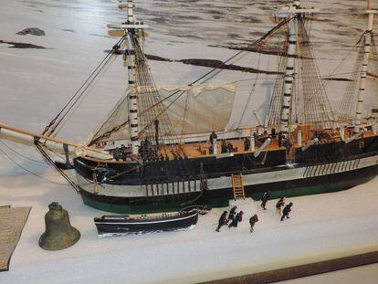 Modelo del 'Erebus' atrapado en el hielo, en el Heritage Center de Nattilik. 