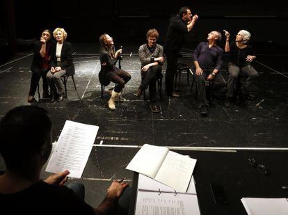 Ensayo de la obra &quot;El cojo de Inishman&quot;, que se estrena el d&iacute;a 18 en el Teatro Espa&ntilde;ol.