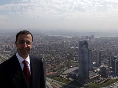 Nahit Kiler, presidente de la corporación Kiler, desde la azotea de la torre Sapphire en Estambul