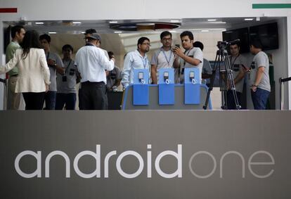Visitantes en la presentación de Android One en Nueva Delhi.
