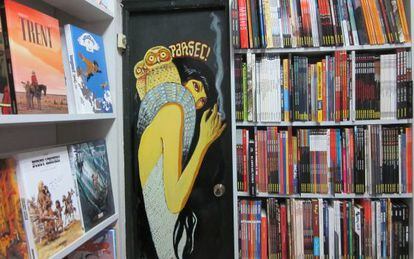 Interior de la tienda de cómics Generación X, en la calle Puebla de Madrid.