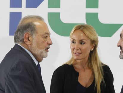 Carlos Slim, presidente, Esther Alcocer presidenta del consejo, y Pablo Colio, CEO de FCC, en una imagen de 2018.