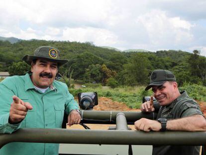 Nicol&aacute;s Maduro visita unas instalaciones militares en Caracas.