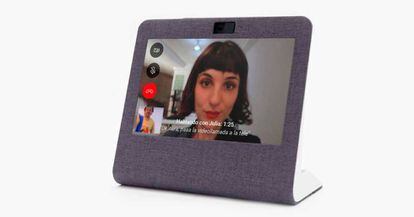 Movistar Home cuenta con una gran pantalla que permite mantener videollamadas