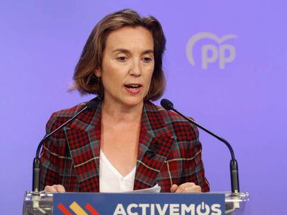 La vicesecretaria de Política Social del PP, Cuca Gamarra, da una rueda de prensa en la sede del Partido Popular, en Madrid, este lunes