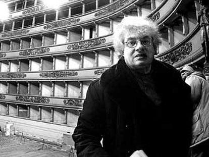 El arquitecto Mario Botta posa en las obras del teatro de La Scala.