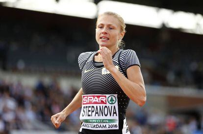 Stepanova durante los 800m de los Europeos.