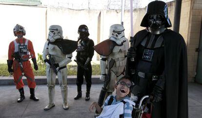 Cosplayers de 'Star Wars' asisten a un acto de caridad en El Salvador.