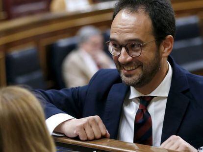 Antonio Hernando, durante un pleno en el Congreso de los Diputados.